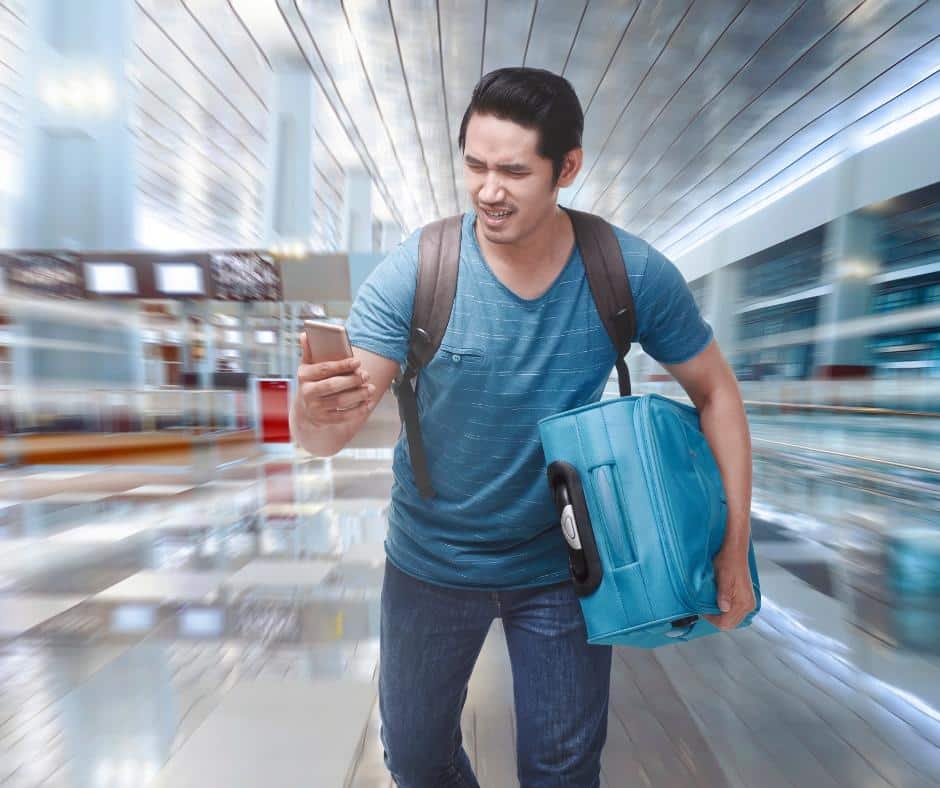 Turista en aeropuerto